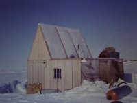 C01B02S05 06 : 北極, 氷島アーリスⅡ号, 海洋観測小屋, 観測基地