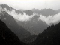 C08B06S26 01 : タンジェ, ブータン, プナカ・ルナナ, 森林地帯, 積雲