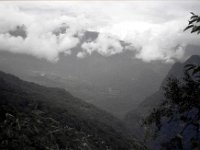 C08B06S26 15 : タンジェ, ブータン, プナカ・ルナナ, 森林地帯, 積雲