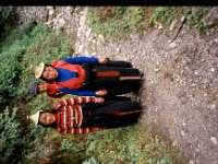 C08B06S29 02 : ガサ女性, ブータン, プナカ・ルナナ, 山岳民族, 竹帽子