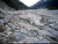 C08B06S57 03 : ウォチェ, ブータン, プナカ・ルナナ, ルゲ洪水堆積物, 河川地形