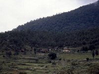 C09B04S29 04 : ティンプー・プナカ, ブータン, 民家, 積雲