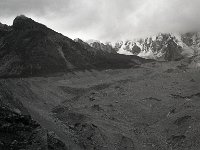 C01B13P08 17 : クンブ デブリ氷河 氷河