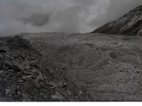 C01B16P02 07 : クンブ デブリ氷河