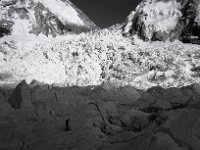 C02B05P08 32 : アイスフォール クンブ 氷河