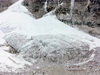 C02B02S0H 08 : クンブ, クンブ氷河, ベースキャンプ, 雪崩堆積氷河