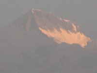 2008 12 10N01 011 : アンナプルナ ポカラ 二峰 大気汚染 朝焼け 霞