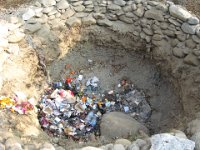 2008 12 30N02 007 : ゴミ捨て場 ポカラ 国際山岳博物館 礫層堆積物