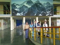 2010 05 08R01 019 : ポカラ 国際山岳博物館 見学者