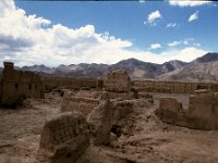 C04B03S11 15 : チベット, 廃墟, 雲, １９８０年チベット科学討論会