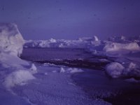 C01B02S02 01 : 北極, 氷丘, 氷島アーリスⅡ号, 開水面