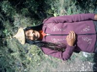 C08B06S35 14 : ガサ女性, タンジェ, ブータン, プナカ・ルナナ, 竹帽子