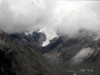 C08B06S46 14 : ブータン, プナカ・ルナナ, ルドフ, 氷食地形, 積雲