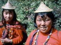 C08B05S53 03 : ガサ, ガサ女性, ブータン, 山地民族, 竹帽子