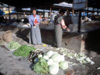 C09B04S26 10 : ティンプー, ブータン, 市場, 野菜