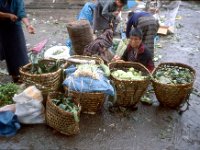C09B04S56 11 : ティンプー, ブータン, 市場, 野菜