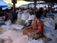 C09B04S57 07 : ブータン, 市場, 穀物