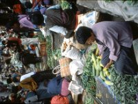 C09B04S57 11 : ブータン, 市場, 野菜