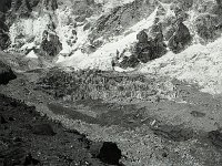 C01B13P07 15 : クンブ デブリ氷河 ヌプツェ 氷河