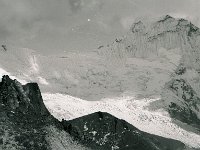 C01B13P07 25 : クンブ ヌプツェ 氷河
