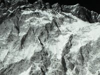 C01B13P07 29 : クンブ ヌプツェ 氷河 火の玉花崗岩