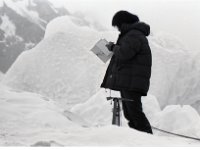 C01B14P09 04 : クンブ 氷河 調査