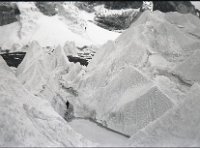 C01B14P09 10 : クンブ 氷丘 氷河