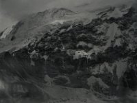 C01B15P01 01 : クンブ デブリ氷河