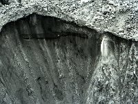 C01B15P01 18 : クンブ デブリ氷河 構造