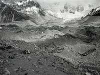 C01B15P01 22 : クンブ デブリ氷河