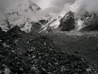 C01B15P02 06 : クンブ デブリ氷河