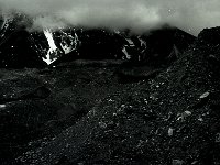 C01B15P02 09 : クンブ デブリ氷河