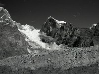 C01B15P06 32 : クンブ デブリ氷河 モレーン