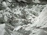 C01B15P09 10 : アイスピナクル クンブ 氷河