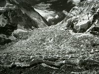 C01B15P09 30 : アイスフォール クンブ ベースキャンプ 氷河