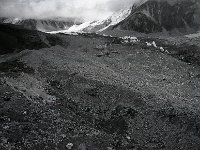 C01B15P11 31 : クンブ デブリ氷河