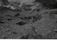 C01B16P01 29 : クンブ デブリ氷河