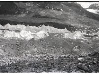 C01B16P05 04 : クンブ ベースキャンプ 氷丘 氷河