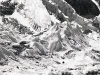 C01B16P05 15 : クンブ ベースキャンプ 構造 氷河