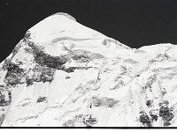 C01B16P05 18 : クンブ プモリ ベースキャンプ 氷河