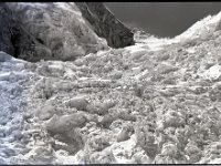 C01B16P05 24 : アイスフォール クンブ ベースキャンプ 氷河