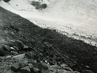 C03B06P04 01 : アイスフォール クンブ ベースキャンプ モレーン 氷河