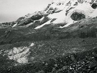 C03B06P04 03 : クンブ ベースキャンプ モレーン 氷河