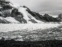 C03B06P04 05 : アイスフォール クンブ ベースキャンプ モレーン 氷河
