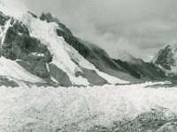 C03B06P05 15 : アイスフォール クンブ デブリ氷河 ベースキャンプ 構造 氷河