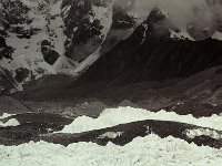 C03B06P05 23 : クンブ ベースキャンプ 氷河