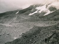 C03B06P08 06 : クンブ デブリ氷河
