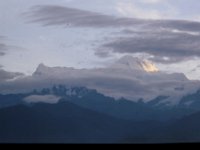 C10B02S24 09 : アンナプルナ, ポカラ, 二峰, 朝焼け, 雲