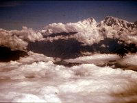 C10B02S27 03 : ポカラ・カトマンズ, マナスル, マナスル三山, 航空写真, 雲, Ｐ29