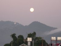 2008 12 13N01 002 : ポカラ 朝焼け 満月